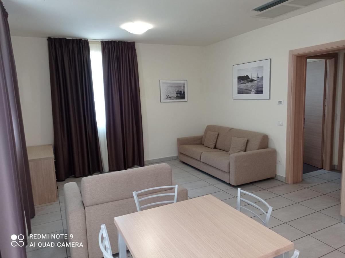 Residence Belmare Римини Экстерьер фото